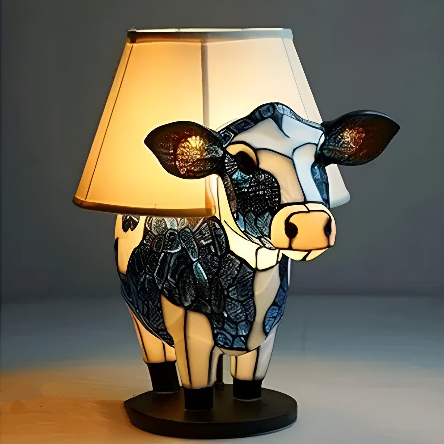 Clochette – Magical Cow Glass Lamp