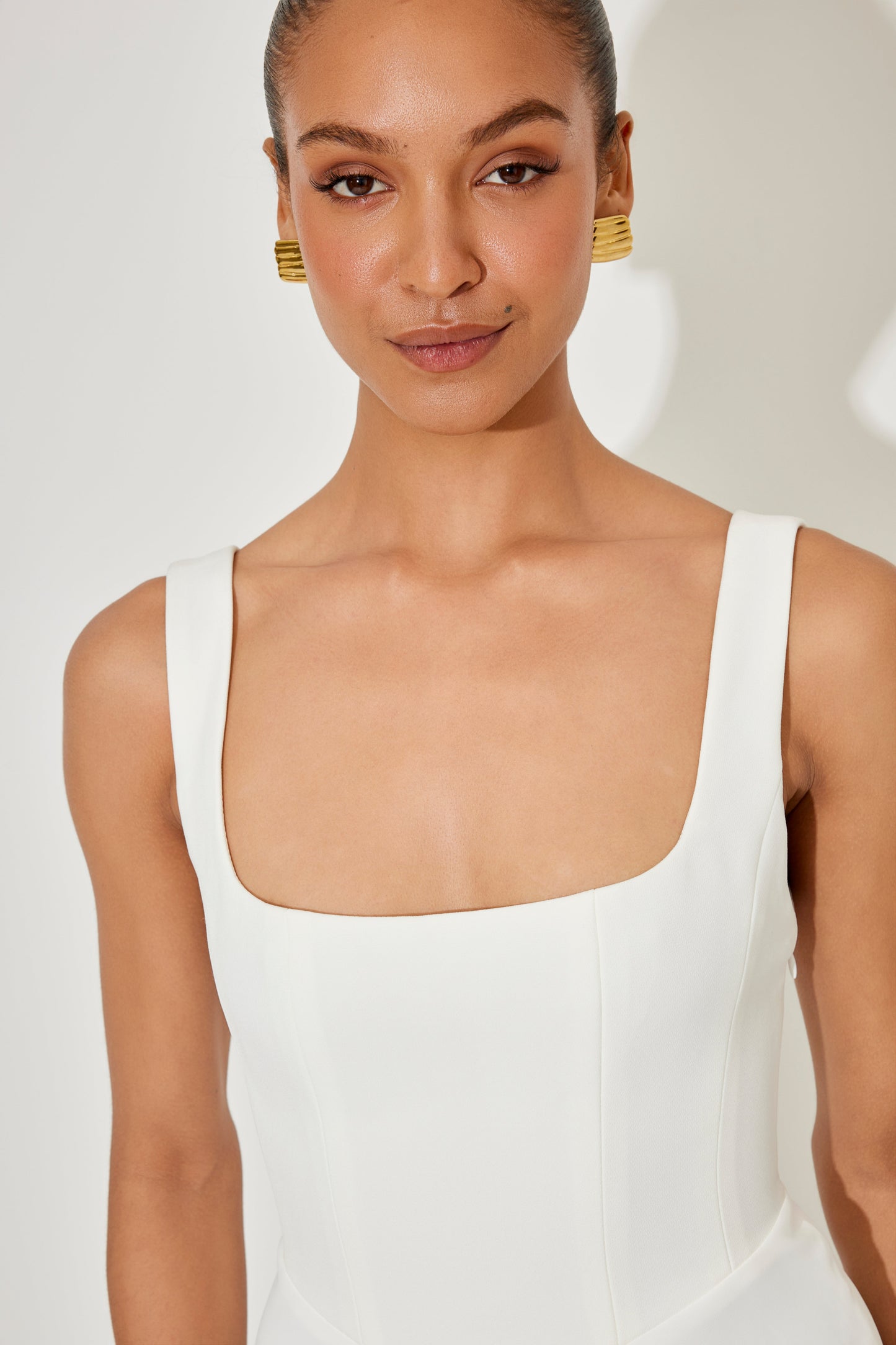 Aurora – Vestito Flowy Midi Elegante