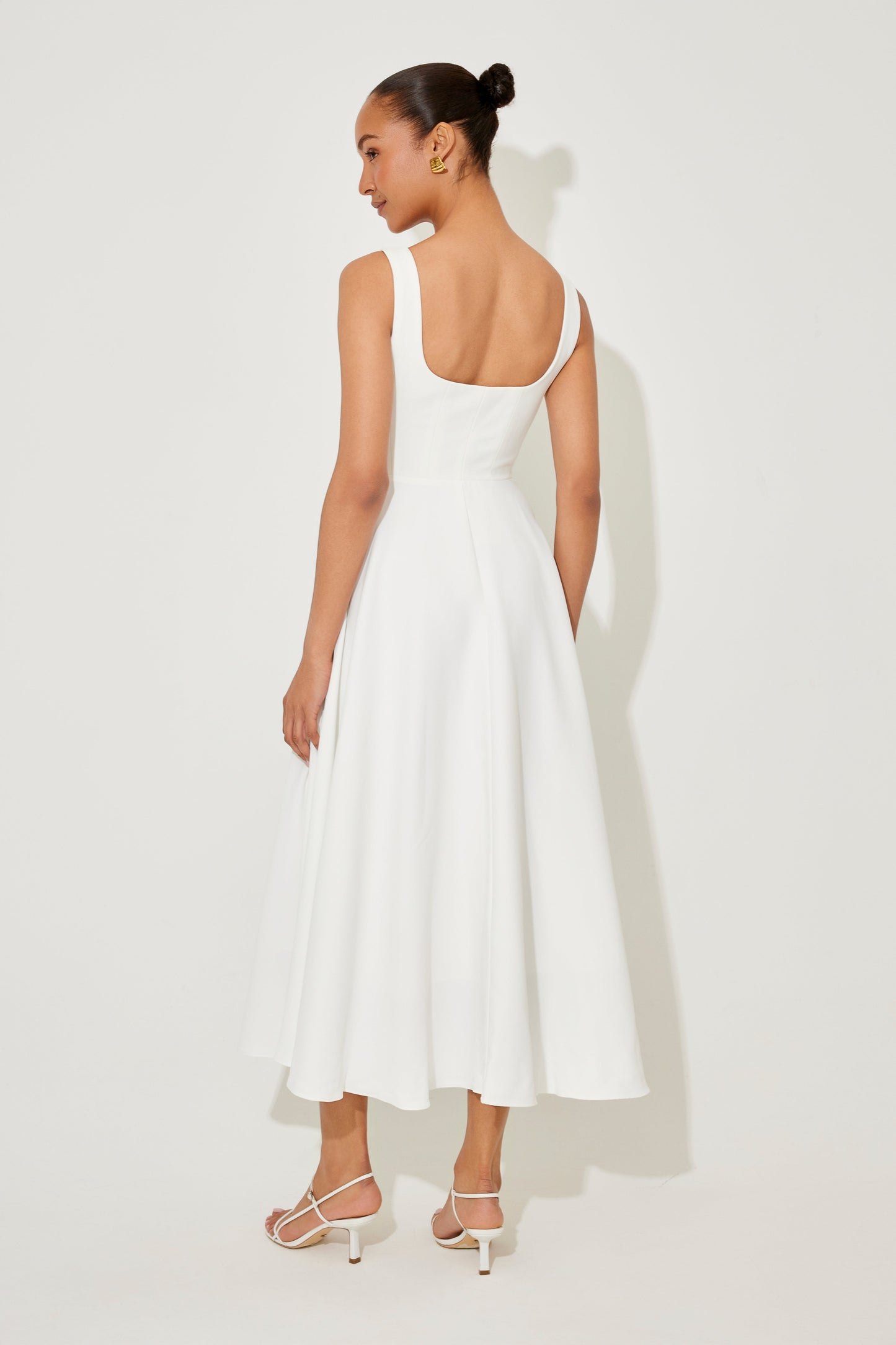 Aurora – Vestito Flowy Midi Elegante