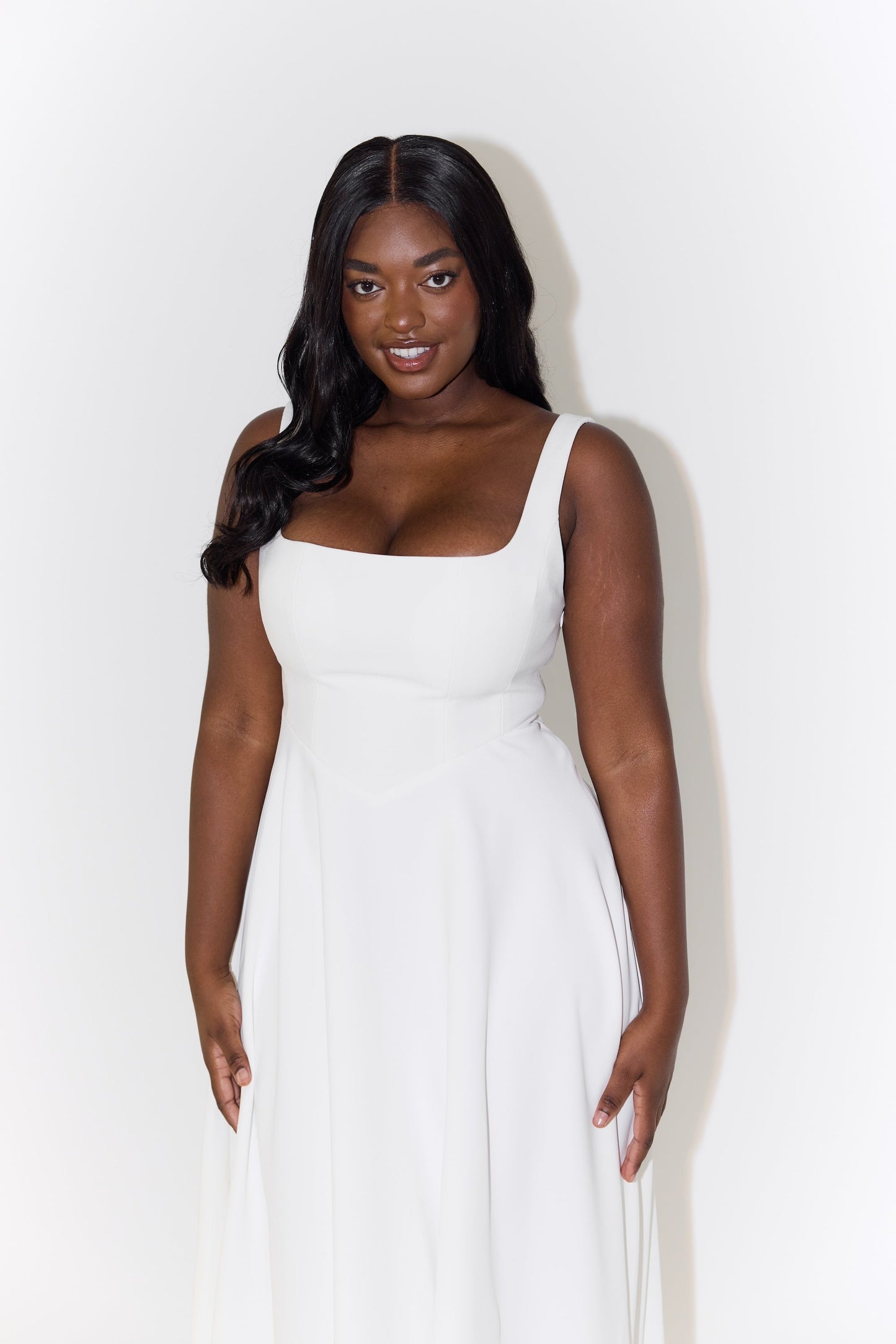 Aurora – Vestito Flowy Midi Elegante