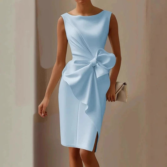 Arielle™ – Mini Dress con Nodo e Taglio Sagomato