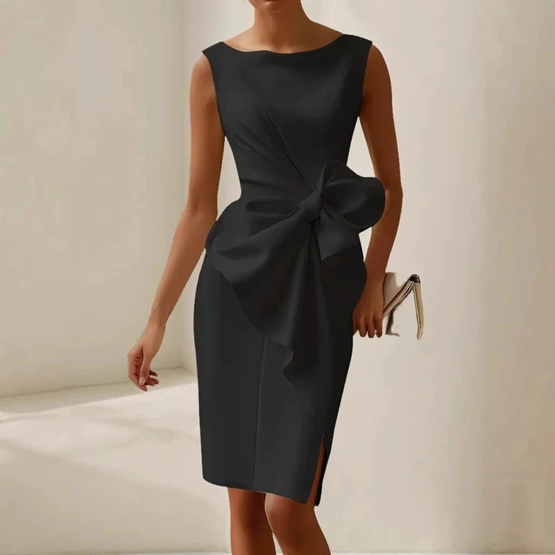 Arielle™ – Mini Dress con Nodo e Taglio Sagomato